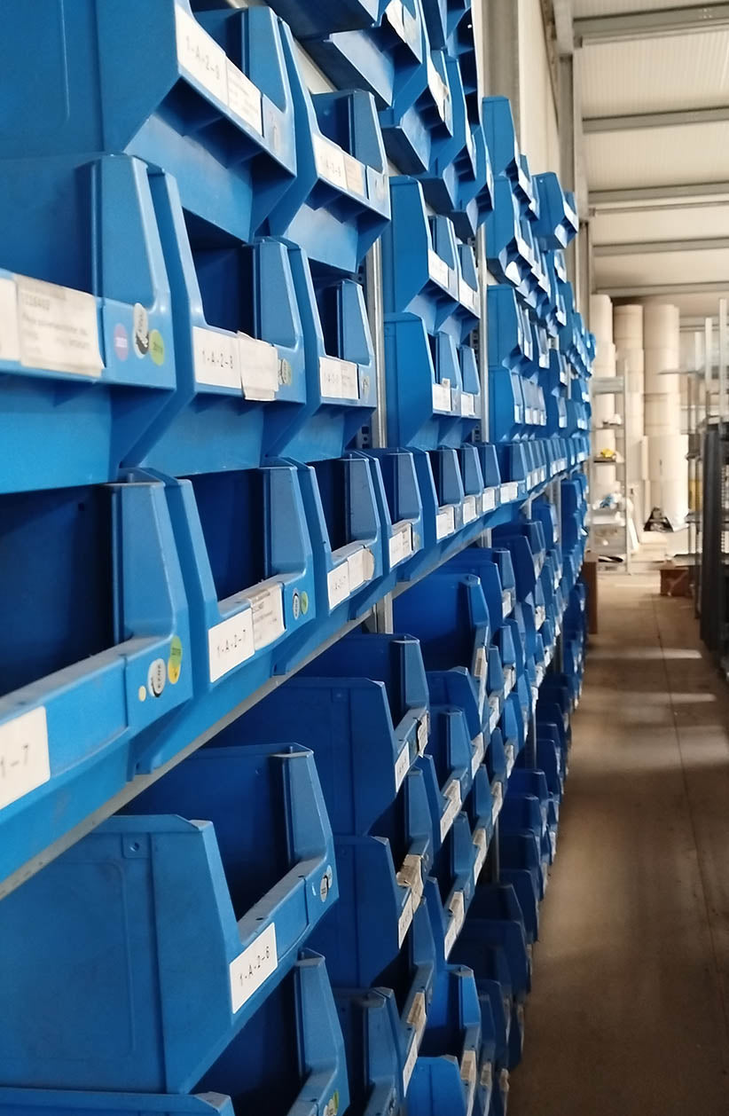 Pulverbeschichtung im Oberflächenzentrum Süd Lagerhaltung